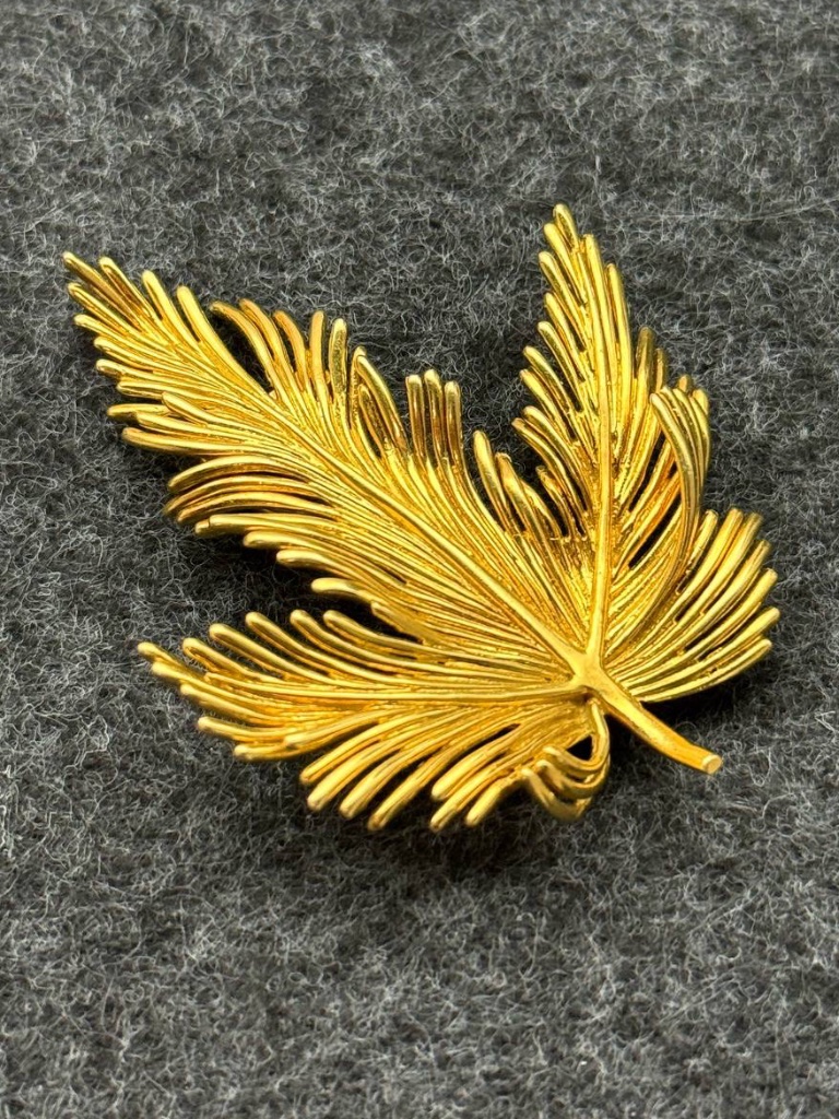 Vintage Unique Antique 18k Solid Yellow Gold Tiffany  Co Yellow Gold Leaf Brooc